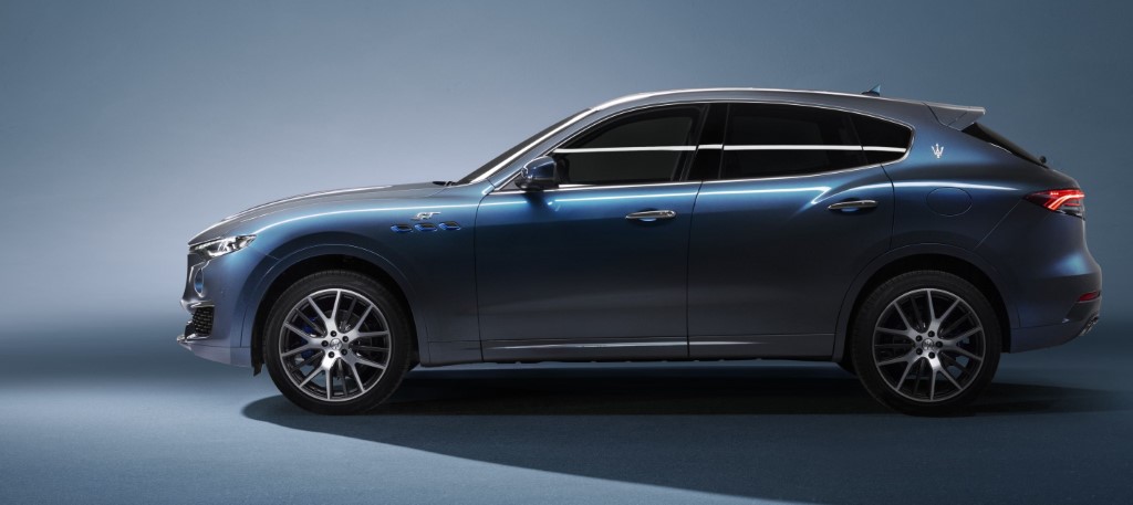 Medium-17934-MaseratiLevanteHybrid