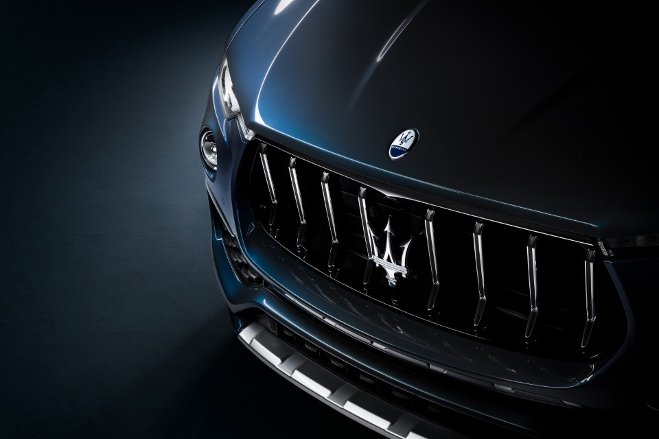 Small-17916-MaseratiLevanteHybrid