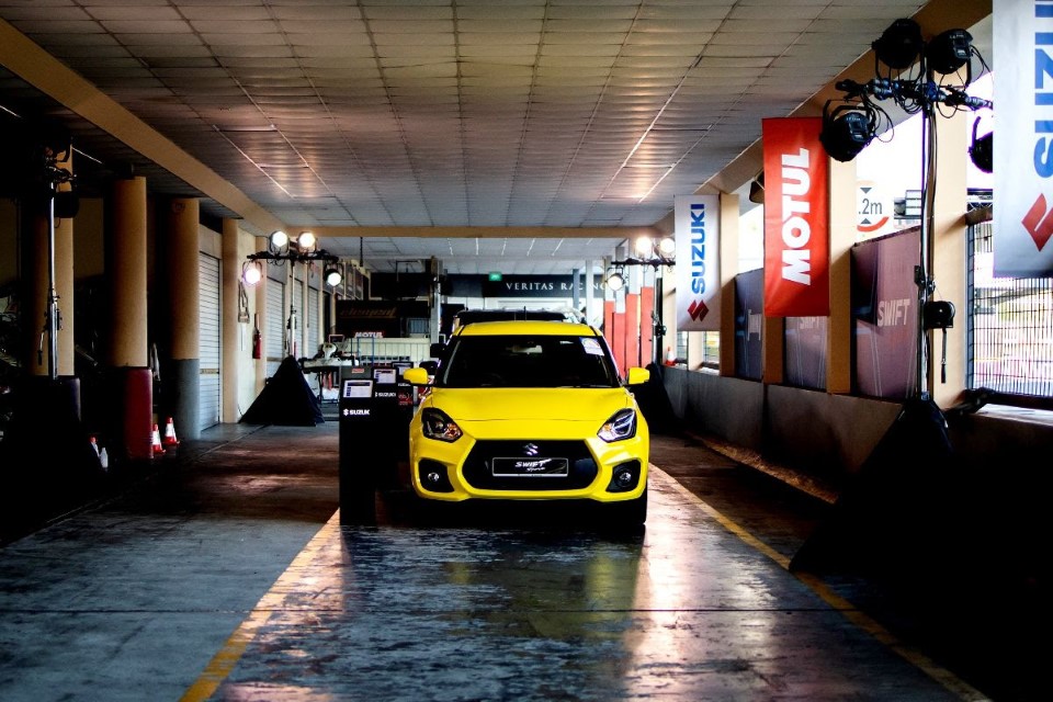 suzuki swift sport_2021_Singapore (1)