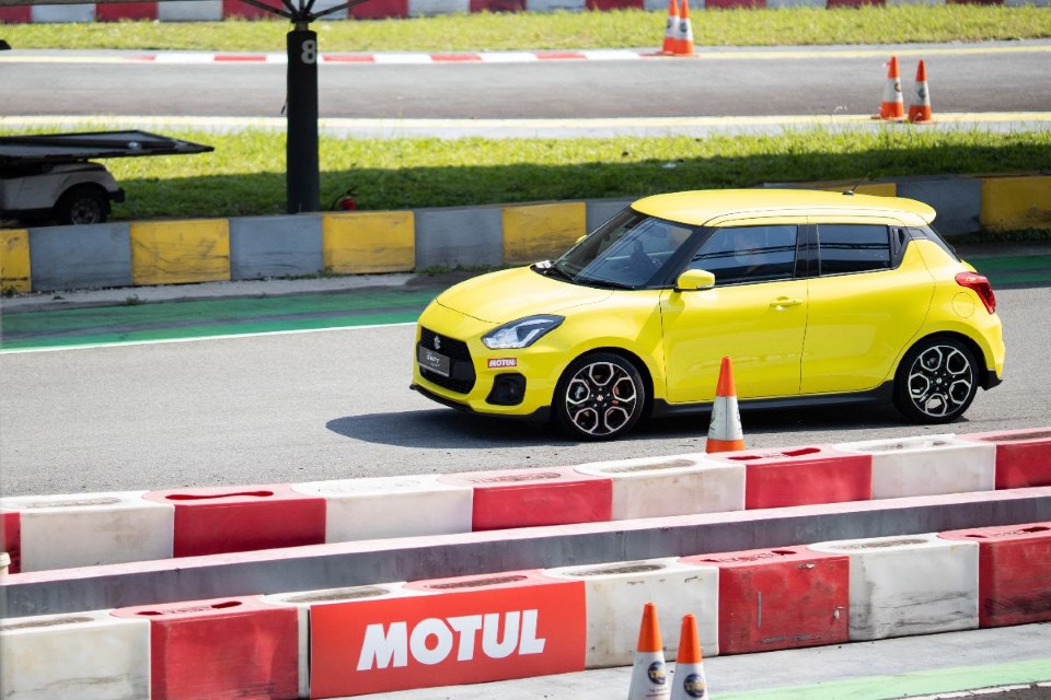 suzuki swift sport_2021_Singapore (3)