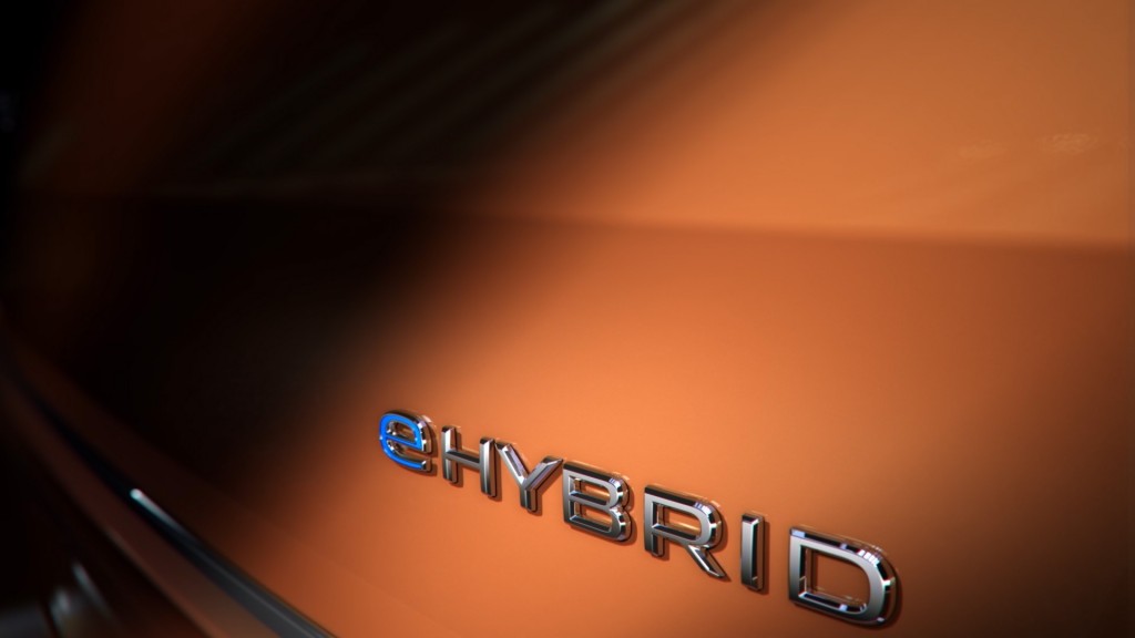 03_LAY_Teaser_ehybrid_still[2]