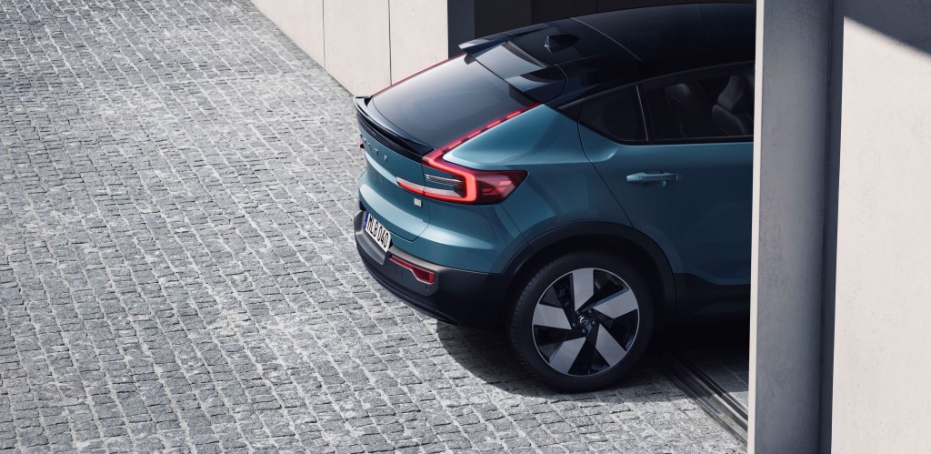 281916_Volvo_C40_Recharge(1)