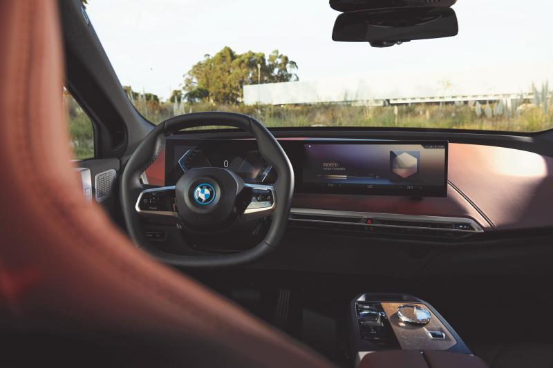 BMW_iX
