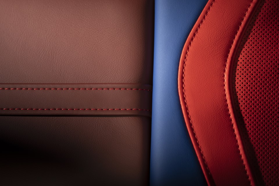 P90434308_highRes_jeff-koons-x-bmw-the