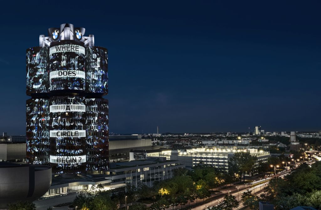 P90434732_highRes_illumination-bmw-gro