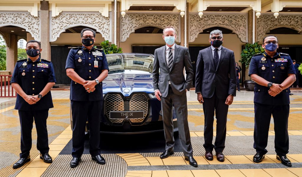 01. Jabatan Pengangkutan Jalan Malaysia Demonstrates the Vehicle Type Approval and Homologation Process with the First-Ever BMW iX xDrive40i