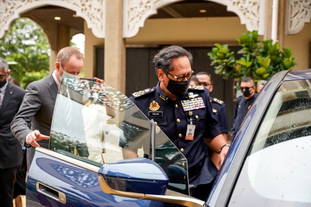 02. Jabatan Pengangkutan Jalan Malaysia Demonstrates the Vehicle Type Approval and Homologation Process with the First-Ever BMW iX xDrive40i