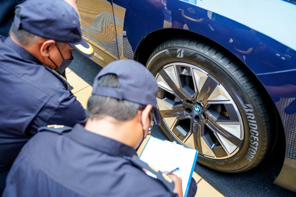 08. Jabatan Pengangkutan Jalan Malaysia Demonstrates the Vehicle Type Approval and Homologation Process with the First-Ever BMW iX xDrive40i