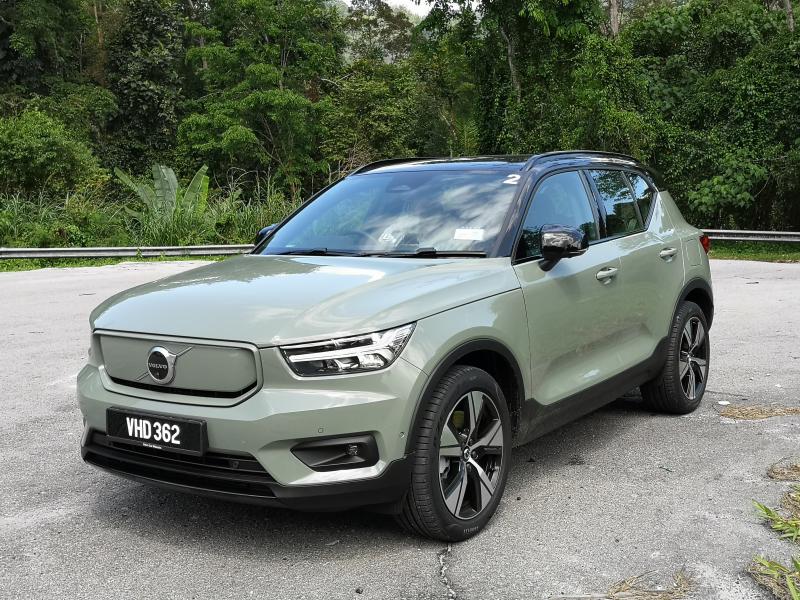 Volvo_XC40_1