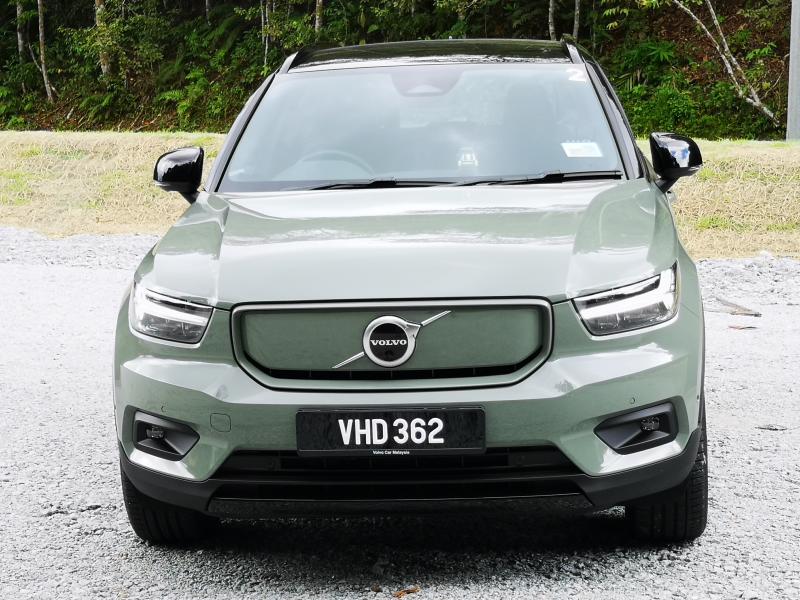 Volvo_XC40_2