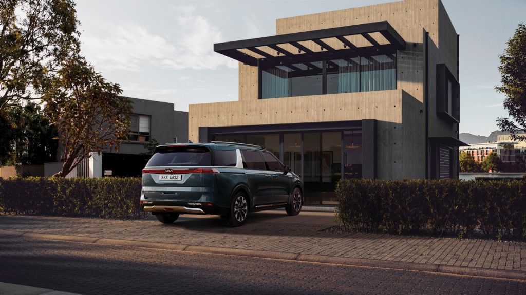 KA4_22MY_GE_RHD_Exterior_Main_03