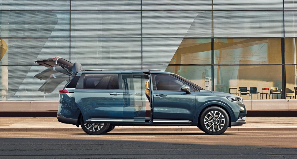 KA4_22MY_GE_RHD_One-Button_All-Door_Opening_Closing-edit