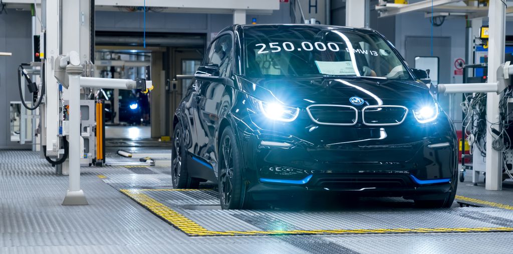 P90471112_highRes_the-250-000-bmw-i3-f