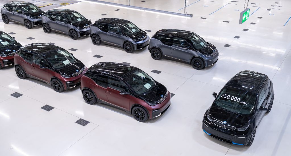 P90471120_highRes_the-250-000th-bmw-i3