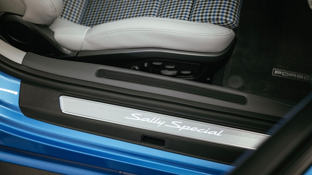 Porsche_Sally-Carrera_RG22_080