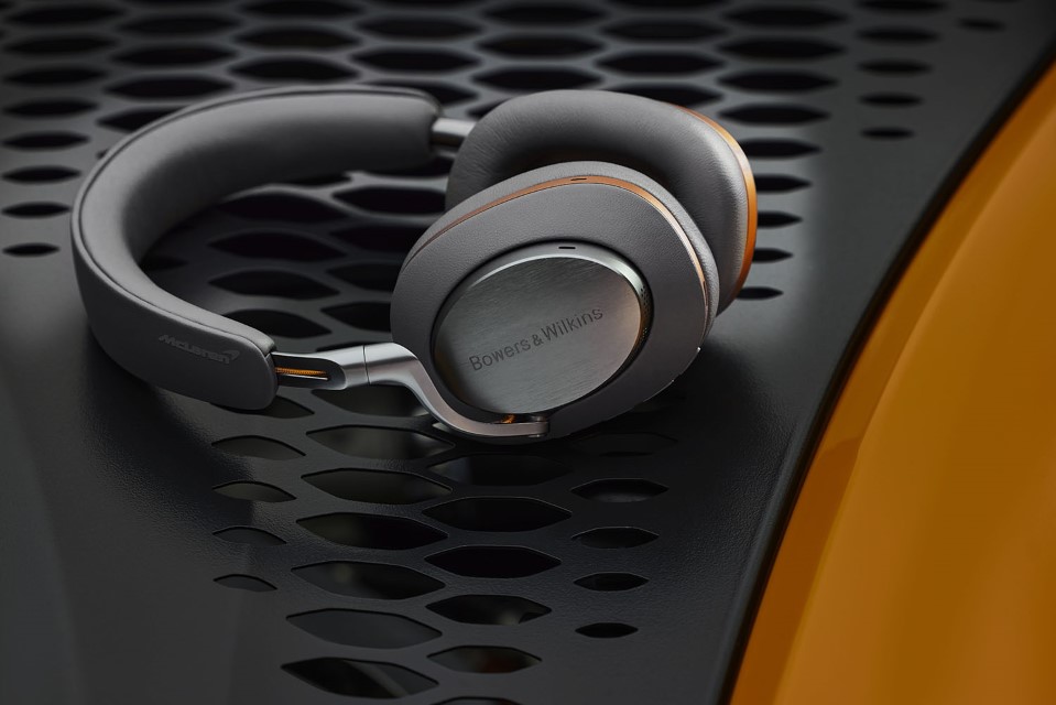 McLarenAutomotiveandBowers&WilkinslaunchthePx8McLarenEditionHeadphone_1