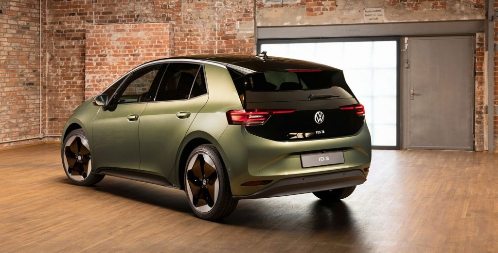 DB2023AU00095_web_1600