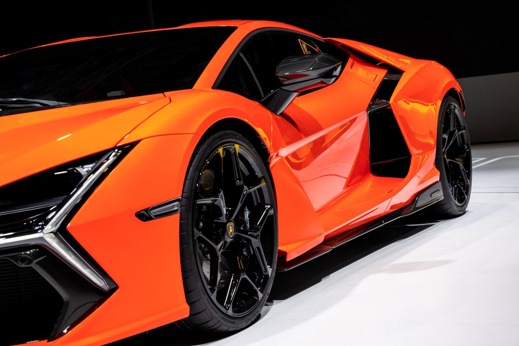 Carsifu 2023 Lamborghini Revuelto (1)