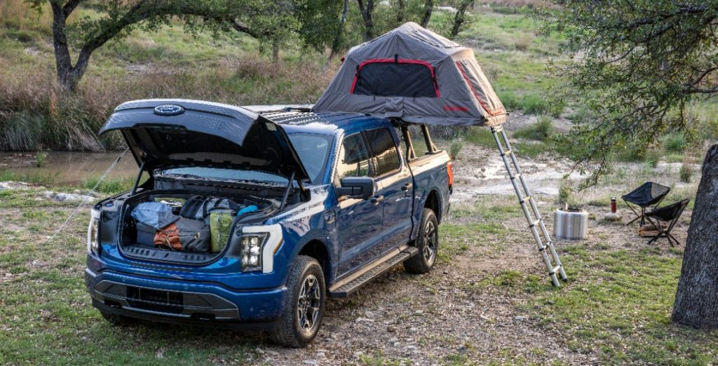 F-150 Lightning_XLT_camping_01