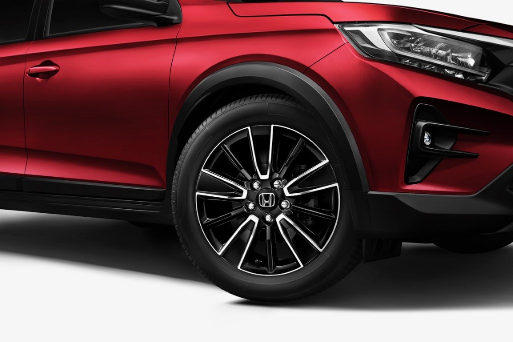 02 All-New WR-V_17 inch Dual-Tone Alloy Wheel_RGB