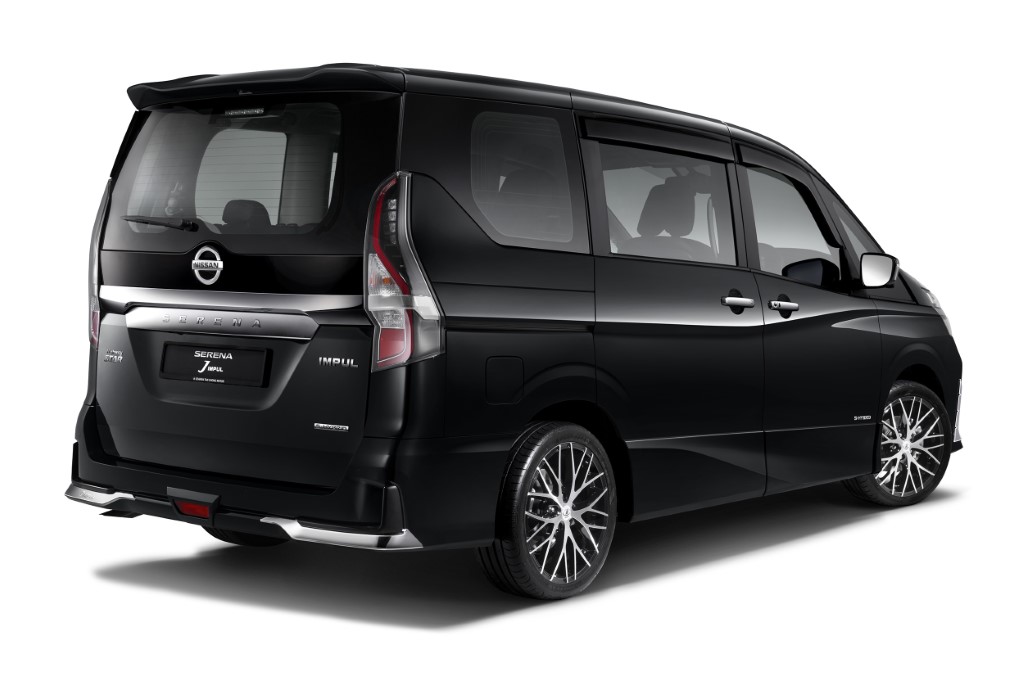 02 Rear View of New Nissan Serena J IMPUL with Rear Chrome Plated J IMPUL Bumper Garnish (Custom)