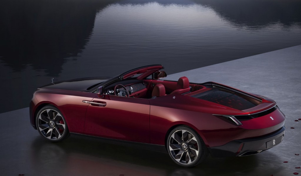 02LaRoseNoireDroptail