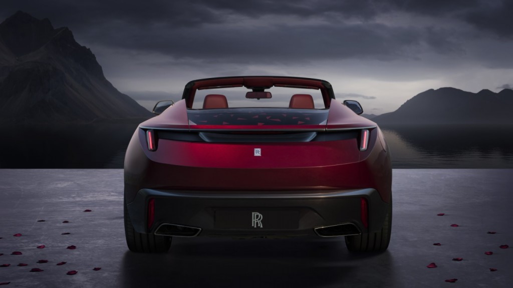 06LaRoseNoireDroptail.