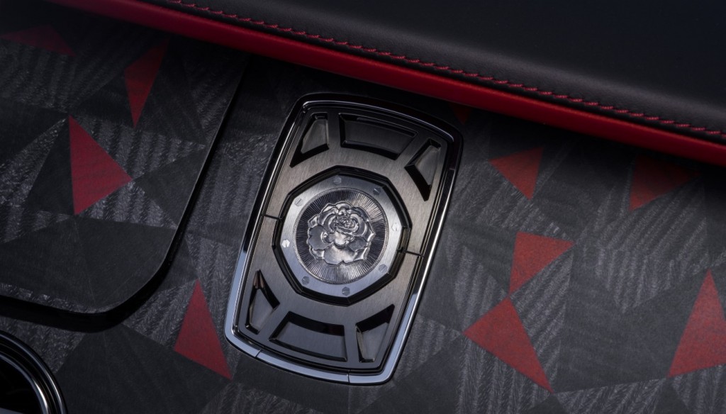 13LaRoseNoireDroptail.