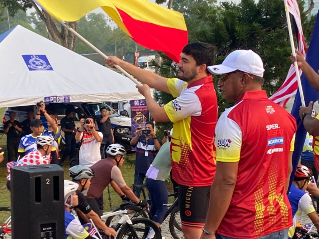 Thousands pay summonses at discounted rate at police carnival CarSifu