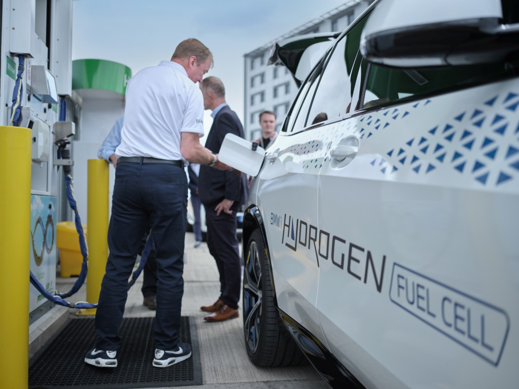 P90513704-highRes (Custom)