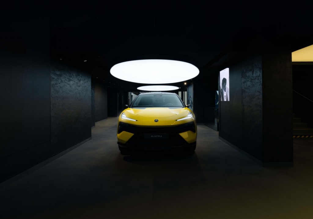 Lotus_Paris_brand_centre_opens_for_business(1)