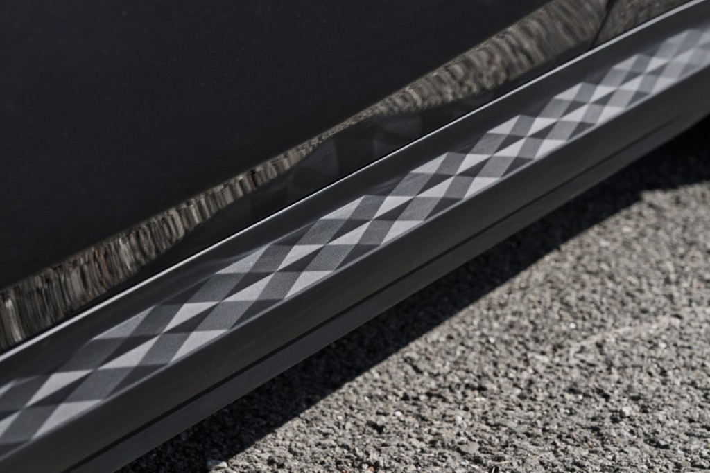 P90524323_highRes_the-new-bmw-530e-sop