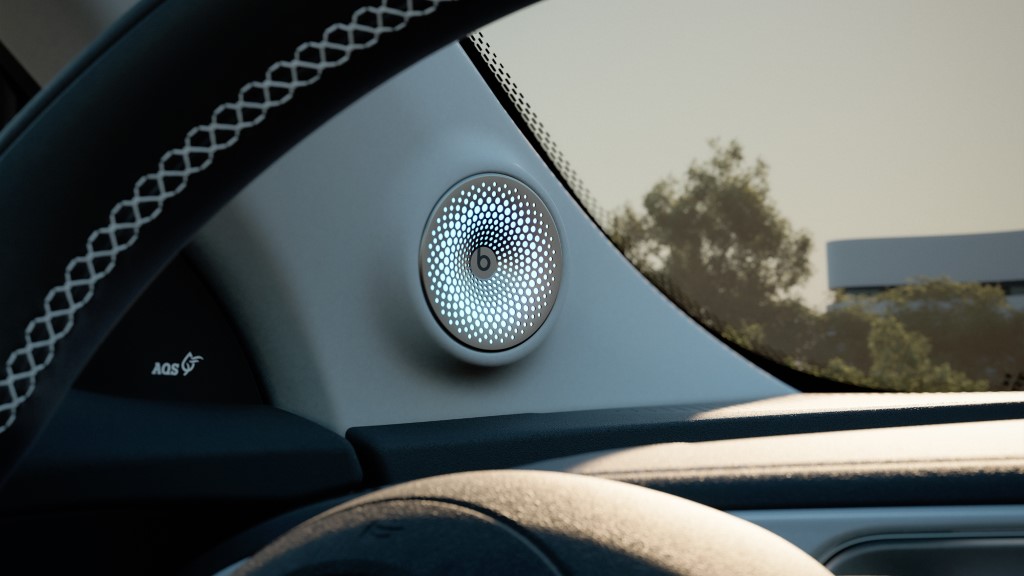 hashtag3_Premium_Ceramic-Cream_Dark-Matter_Still_CGI-image_16x9_Press-Kit_EU_04 (Custom)