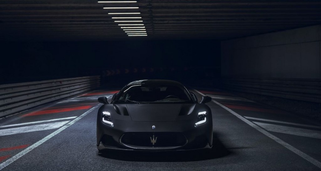 MaseratiMC20Notte(2)