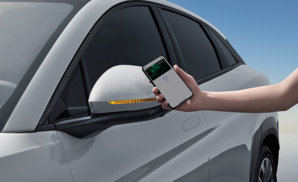 BYD_SEALION_7_makes_European_debut_at_Paris_Motor_Show(14)