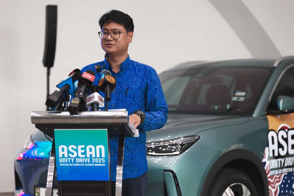 Azrul Reza.