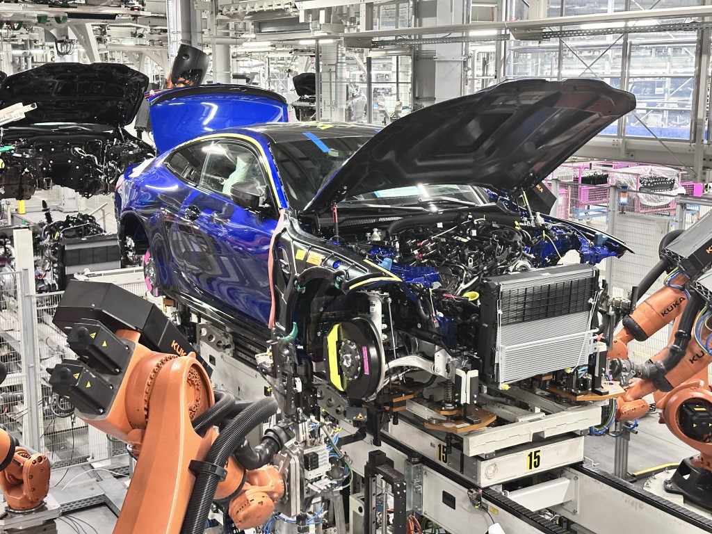 P90600495_highRes_bmw-m4-cs-edition-vr