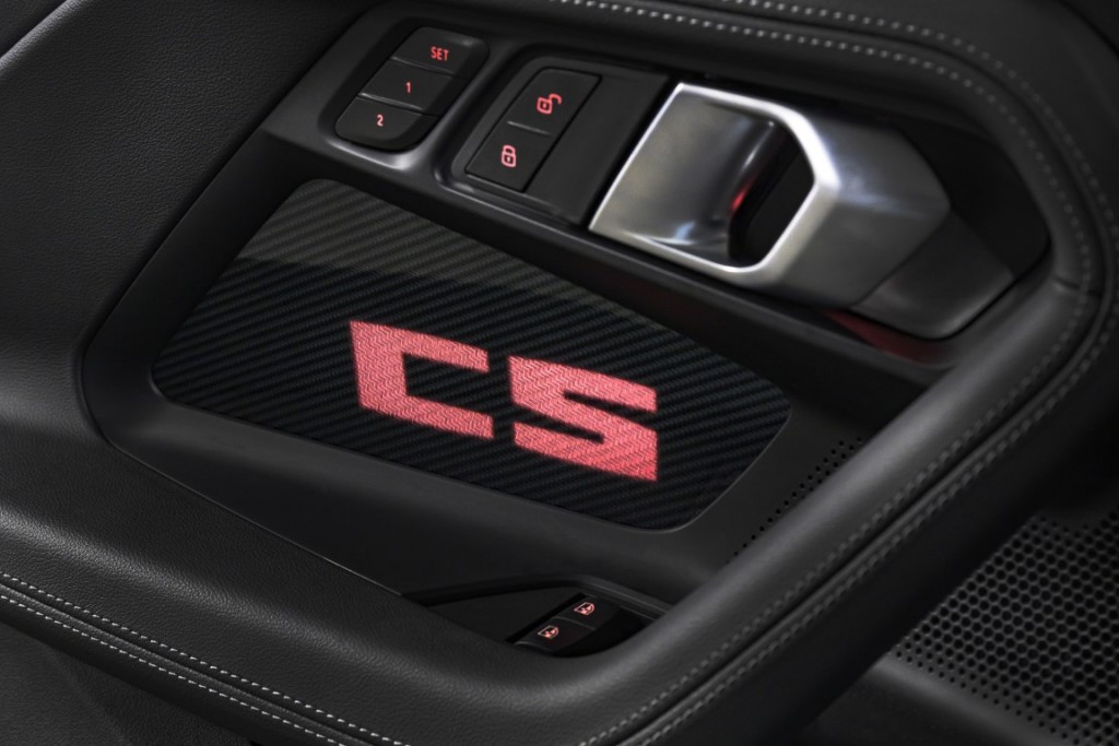 P90600898_highRes_the-new-bmw-m2-cs(1)