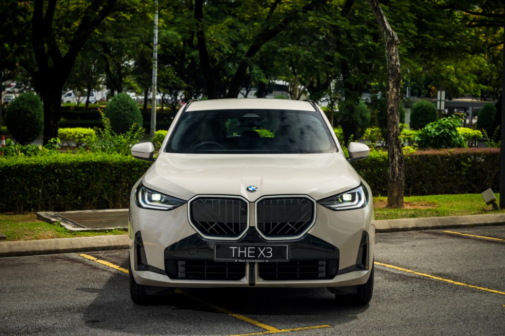 01. The New BMW X3 20 xDrive M Sport (Custom)