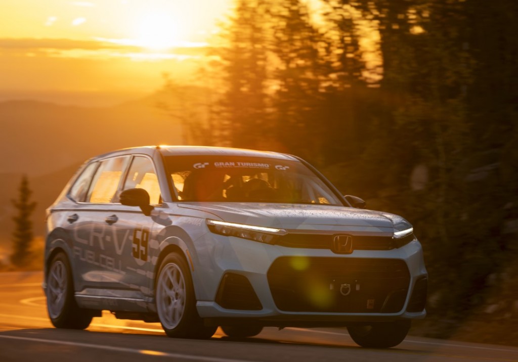 03 2025 Pikes Peak Honda CR-V Fuel Cell