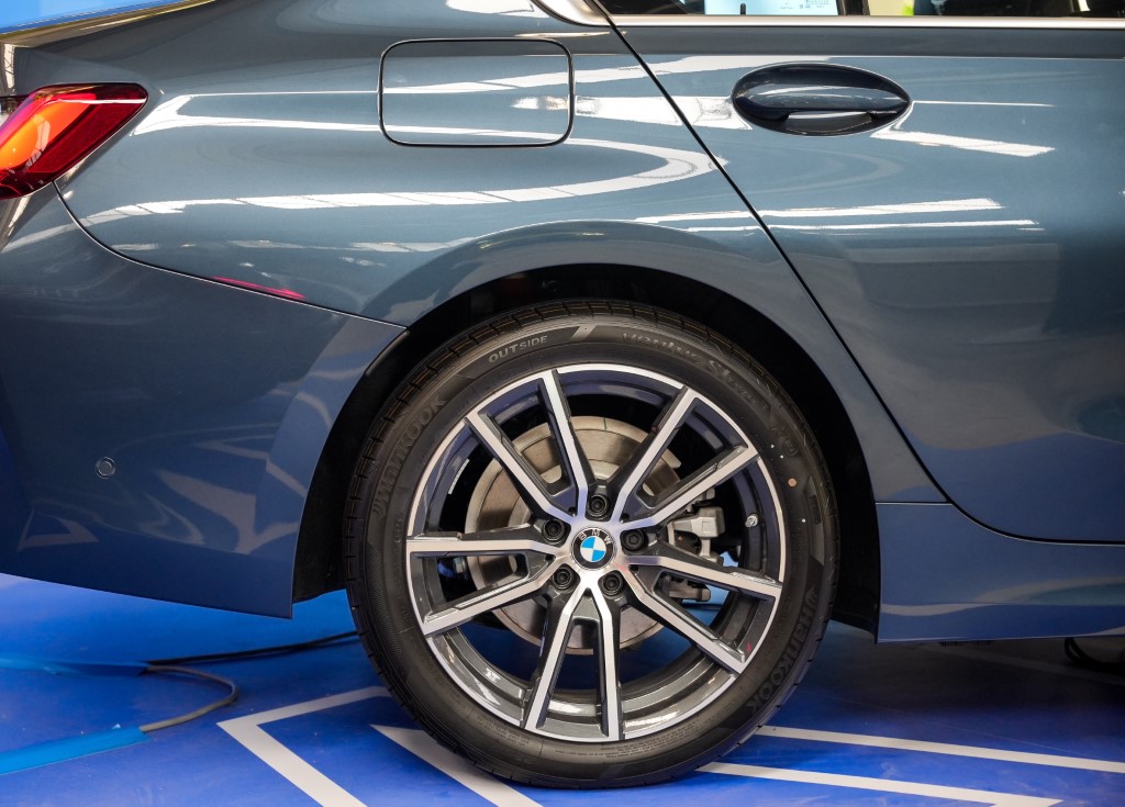 07. The New BMW 320i Sport (Custom)