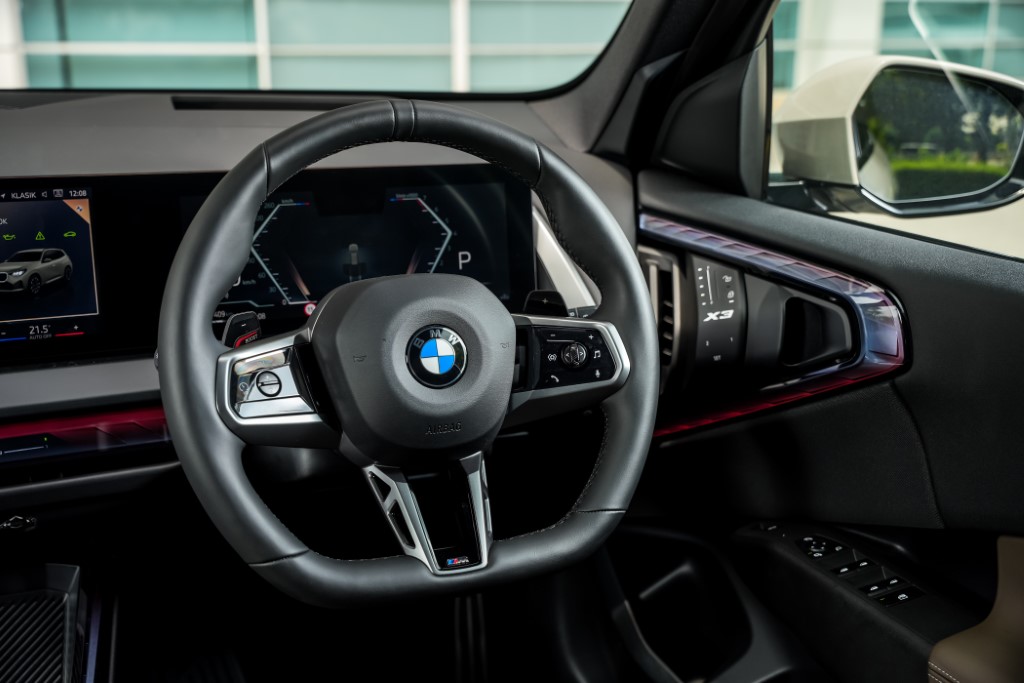 15. The New BMW X3 20 xDrive M Sport (Custom)