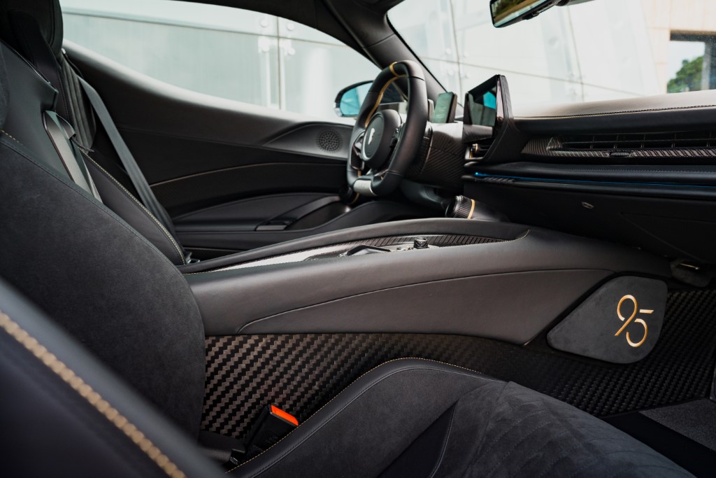 Automobili_Pininfarina_Battista_Novantacinque_12_1748872561536 (Custom)