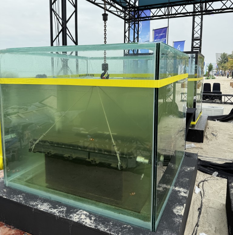 Battery submerged in a tank filled with sea water for more than 53 hours (Custom)
