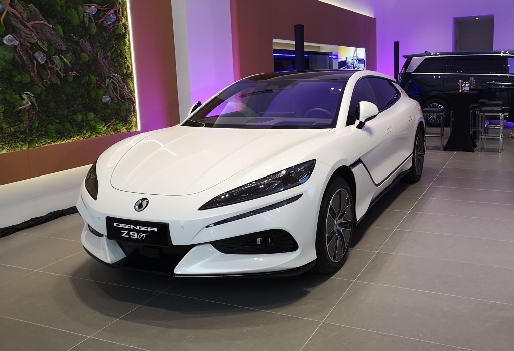A Denza Z9 GT on display at the centre.