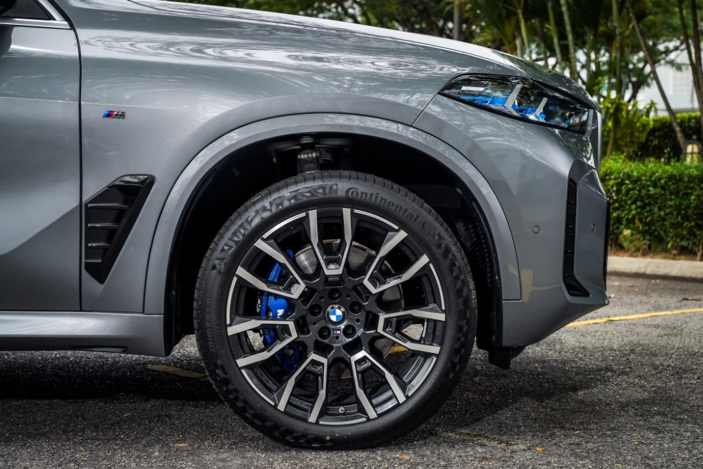 10. The New BMW X5 xDrive40i M Sport (Custom)