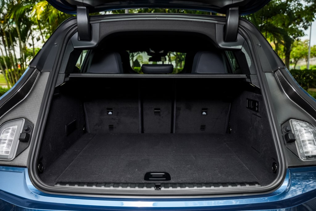 14. The New BMW iX xDrive60 M Sport Pro (Custom)