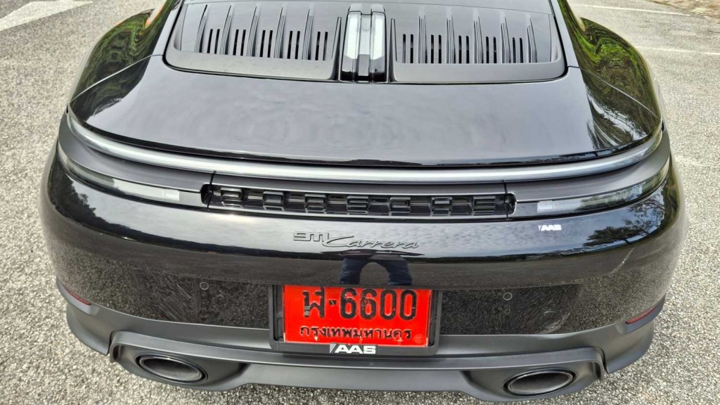 911Carrera-rearpanel1-June2025