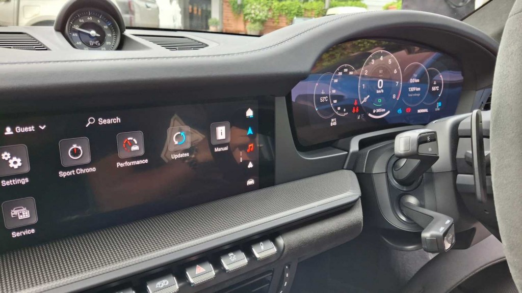 911GTS-dash1-June2025 (1)