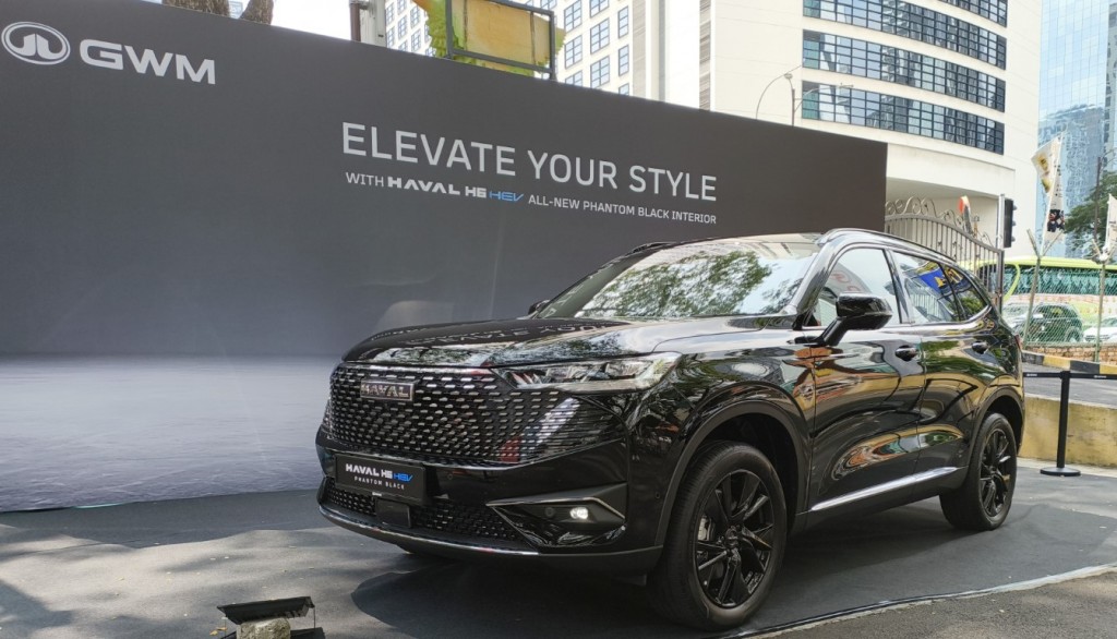 GWM Haval H6 HEV with Phantom Black interior (2)
